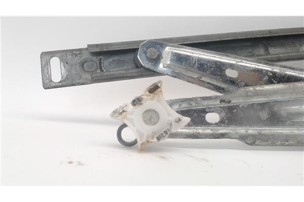 Recambio de mecanismo elevalunas delantero derecho para bmw serie 3 coupe (e36) referencia OEM IAM 62628360  