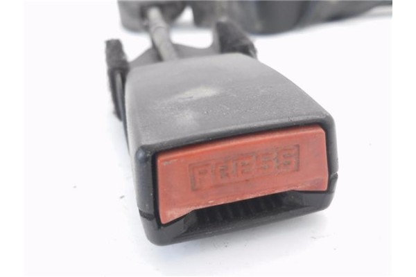 Recambio de anclaje cinturon delantero derecho para citroen c2 1.4 hdi referencia OEM IAM 9639873877 TRW33022955 
