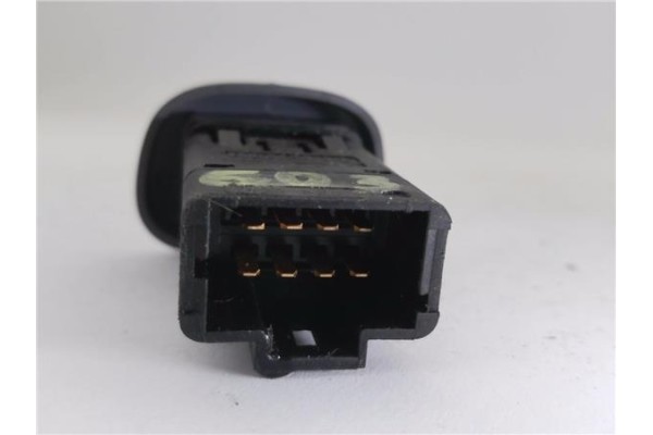 Recambio de interruptor luces emergencia para renault clio ii fase i (b/cb0) 1.4 alize referencia OEM IAM 252903199R 421820B 