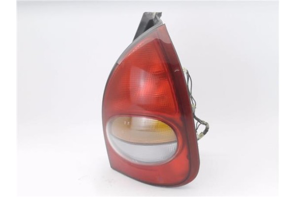 Recambio de piloto trasero derecho para hyundai lantra familiar (rd) 1.6 16v referencia OEM IAM 9240229910 92402299 