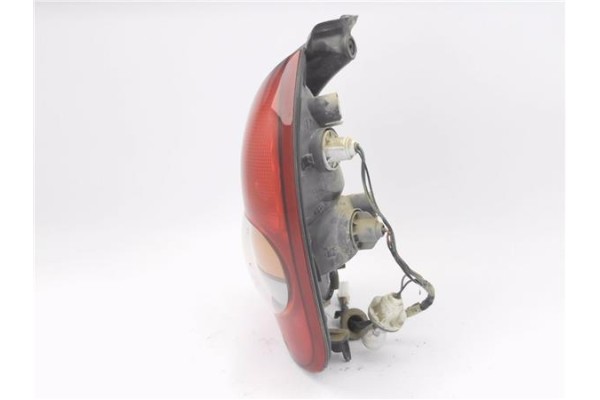 Recambio de piloto trasero derecho para hyundai lantra familiar (rd) 1.6 16v referencia OEM IAM 9240229910 92402299 