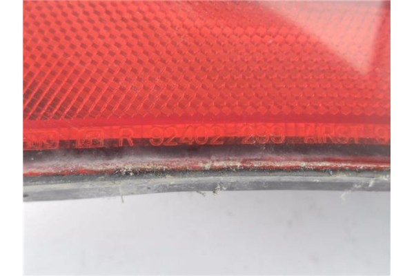 Recambio de piloto trasero derecho para hyundai lantra familiar (rd) 1.6 16v referencia OEM IAM 9240229910 92402299 