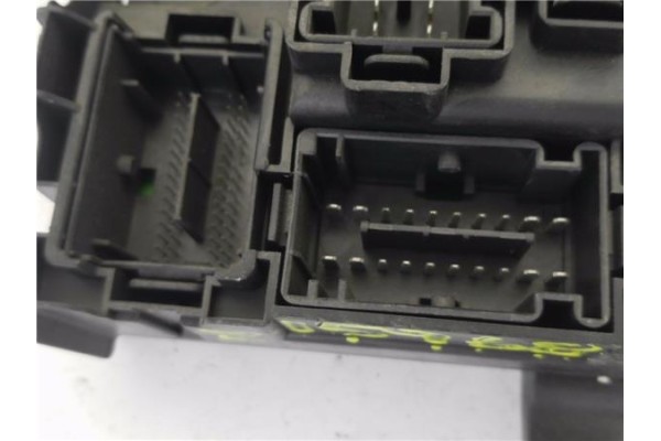 Recambio de centralita para opel corsa d 1.2 referencia OEM IAM 13279900 000292540 28140881 