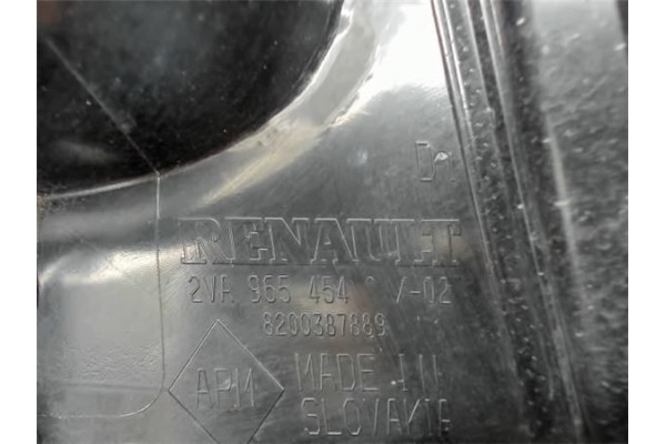 Recambio de piloto trasero derecho para renault twingo ii 1.2 authentique referencia OEM IAM 8200387889  