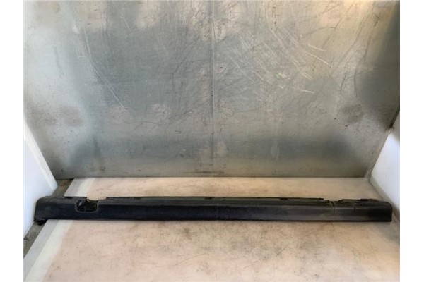 Recambio de spoiler talonera lat. derecha para opel corsa c 1.2 twinport referencia OEM IAM   