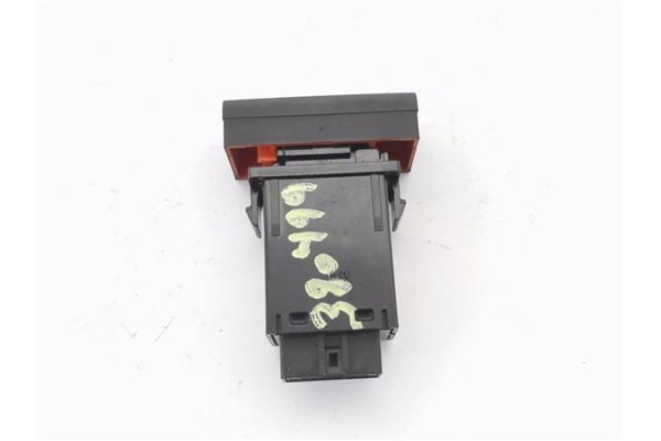 Recambio de interruptor luces emergencia para hyundai i10 (ia) 1.0 classic referencia OEM IAM 299130180 93790B41004X 