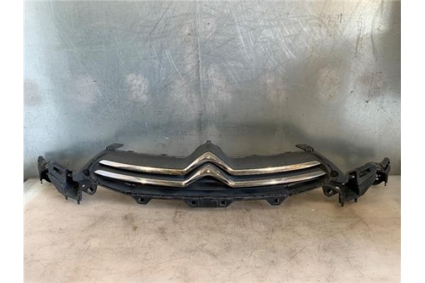 Recambio de rejilla paragolpes delantero para citroen c4 picasso 1.6 hdi referencia OEM IAM   