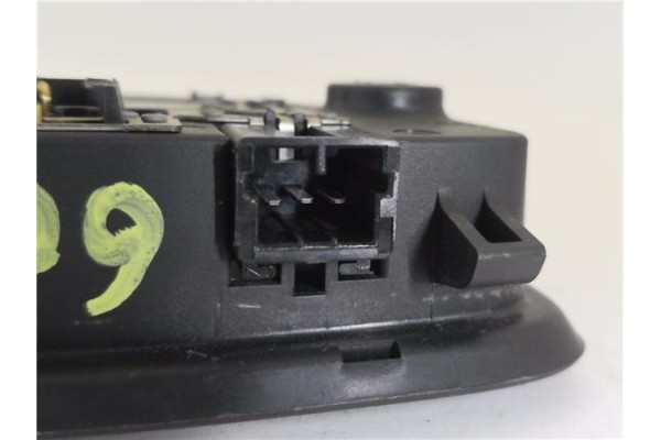 Recambio de luz delantero central techo para hyundai i10 (ia) 1.0 classic referencia OEM IAM 928501Y000  