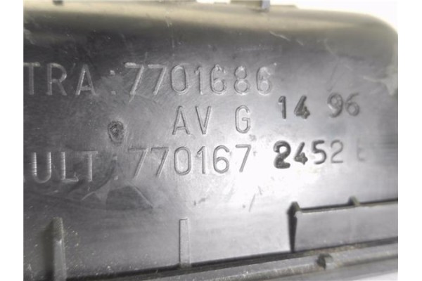 Recambio de mando elevalunas delantero izquierdo para renault laguna (b56) 2.2 dt (b569) referencia OEM IAM 7701672452E 77008226