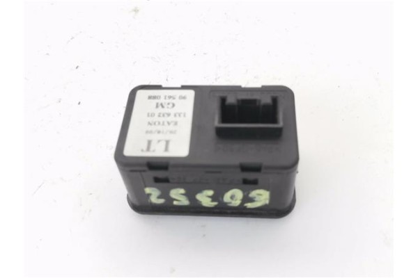 Recambio de mando elevalunas delantero izquierdo para opel astra g berlina 2.0 di referencia OEM IAM 90561088 13363201 