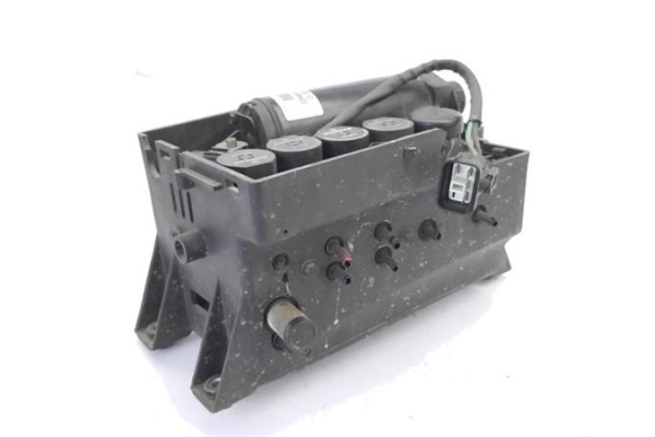 Recambio de bomba suspension para land rover range rover (lp) 4.6 vogue (160kw) referencia OEM IAM E312700012 60400199422 