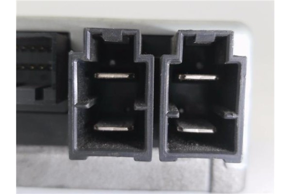 Recambio de centralita para suzuki swift iii (sg) 1.3 referencia OEM IAM 3872063J10 Q1T23882M 