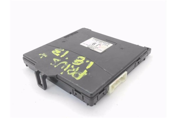 Recambio de centralita para toyota prius + (zvw40) 1.8 advance referencia OEM IAM 89221471211 50117115 