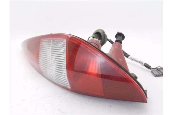 Recambio de piloto trasero derecho para ford mondeo iii ranchera familiar (bwy) 2.0 tdci referencia OEM IAM 1S7X13A412CB  