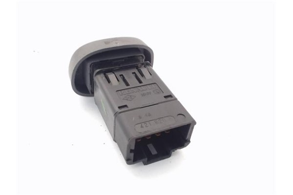 Recambio de interruptor luces emergencia para renault clio ii fase i (b/cb0) referencia OEM IAM 8200634256  