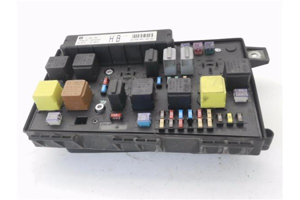 Recambio de caja fusibles/rele para opel zafira 1.9 cdti referencia OEM IAM 13206754 5DK00866838 