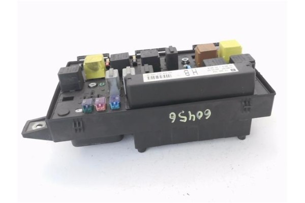 Recambio de caja fusibles/rele para opel zafira 1.9 cdti referencia OEM IAM 13206754 5DK00866838 