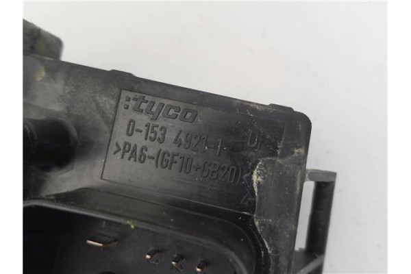 Recambio de caja fusibles/rele para opel zafira 1.9 cdti referencia OEM IAM 13206754 5DK00866838 