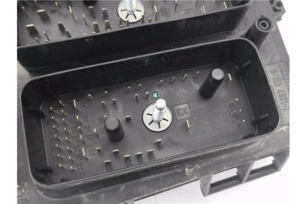 Recambio de caja fusibles/rele para opel zafira 1.9 cdti referencia OEM IAM 13206754 5DK00866838 