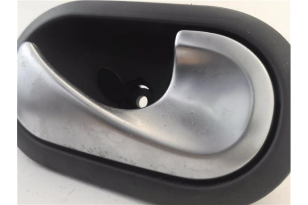 Recambio de manilla int. puerta trasero derecha para renault scenic ii (jm) 1.4 authentique referencia OEM IAM 8200028486 500550