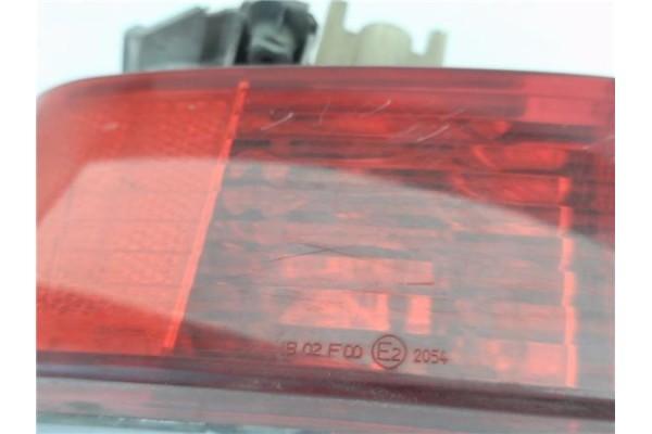 Recambio de piloto antiniebla trasero izquierdo para opel meriva 1.7 cdti referencia OEM IAM E22054 IB02F00 