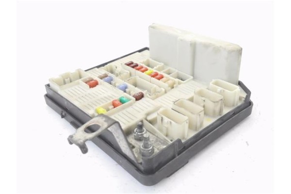 Recambio de caja fusibles/rele para renault scenic ii (jm) 1.4 authentique referencia OEM IAM 820048866  