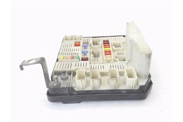 Recambio de caja fusibles/rele para renault scenic ii (jm) 1.4 authentique referencia OEM IAM 820048866  