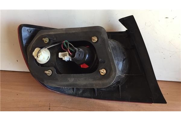 Recambio de piloto trasero derecho para hyundai elantra (xd) 1.6 comfort (5-ptas.) referencia OEM IAM 924022D2  