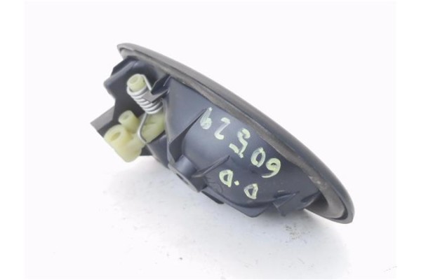 Recambio de manilla int. puerta delantero derecha para renault clio ii (xbo) 1.4 75cv referencia OEM IAM 8200028995 99035101 