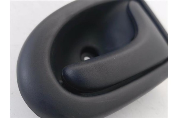 Recambio de manilla int. puerta delantero derecha para renault clio ii (xbo) 1.4 75cv referencia OEM IAM 8200028995 99035101 