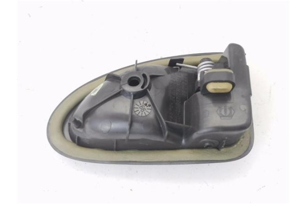 Recambio de manilla int. puerta trasero izquierda para renault clio ii (xbo) 1.4 75cv referencia OEM IAM 7700423887 96012221 