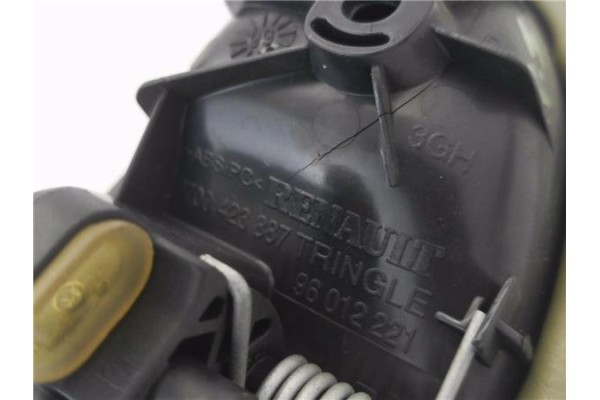 Recambio de manilla int. puerta trasero izquierda para renault clio ii (xbo) 1.4 75cv referencia OEM IAM 7700423887 96012221 