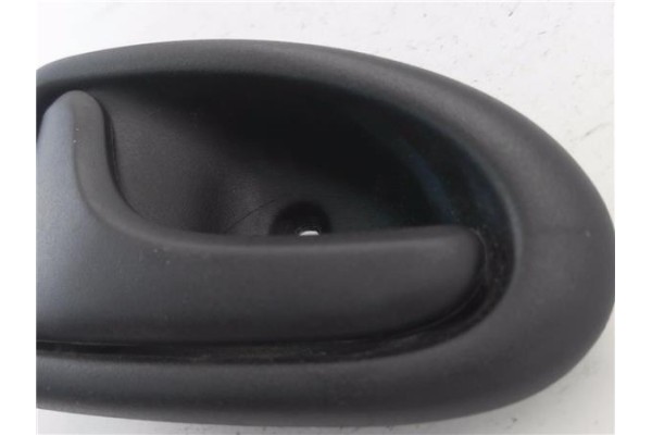 Recambio de manilla int. puerta trasero izquierda para renault clio ii (xbo) 1.4 75cv referencia OEM IAM 7700423887 96012221 