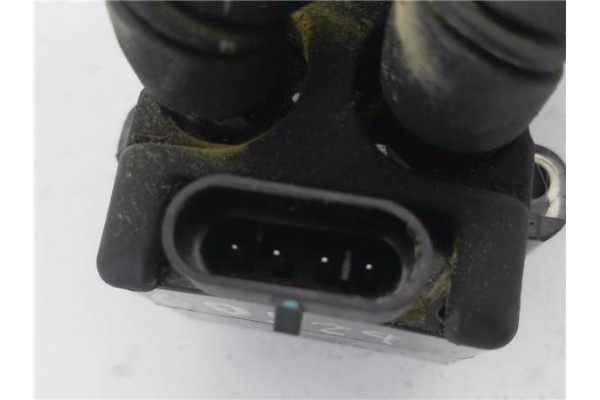 Recambio de bobina encendido para renault clio ii (xbo) 1.4 75cv referencia OEM IAM 245105  