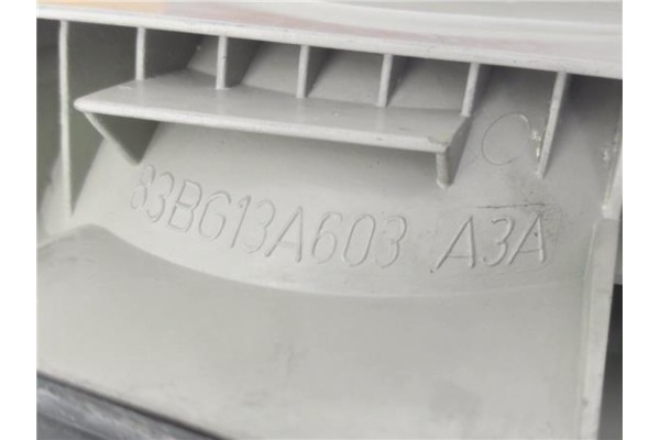 Recambio de piloto trasero izquierdo para ford sierra berlina 1.6 cl referencia OEM IAM 83BG13A603A3A  