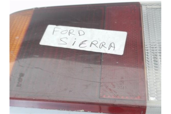 Recambio de piloto trasero izquierdo para ford sierra berlina 1.6 cl referencia OEM IAM 83BG13A603A3A  
