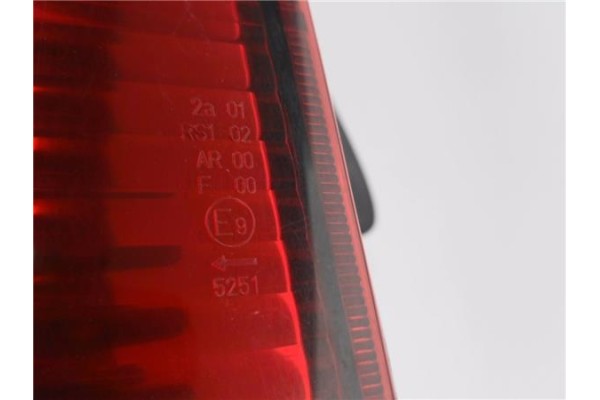 Recambio de piloto trasero izquierdo para nissan almera tino (v10m) 1.8 básico referencia OEM IAM E95251  