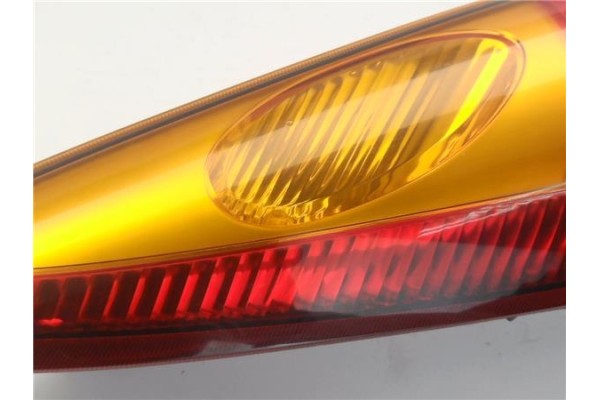 Recambio de piloto trasero izquierdo para nissan almera tino (v10m) 1.8 básico referencia OEM IAM E95251  