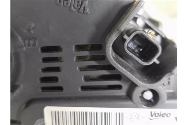 Recambio de alternador para renault master iii combi 2.3 l1h1 3,0t referencia OEM IAM 8200854119A TG15C142 