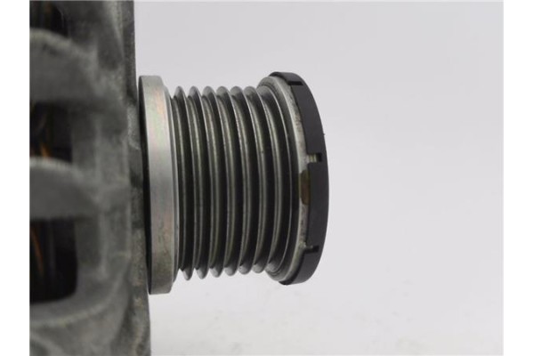 Recambio de alternador para renault master iii combi 2.3 l1h1 3,0t referencia OEM IAM 8200854119A TG15C142 