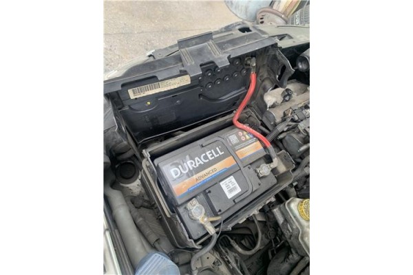 Recambio de tapa bateria para volkswagen polo iv (9n1) 1.4 16v referencia OEM IAM 6Q0937548E 6Q0937550 
