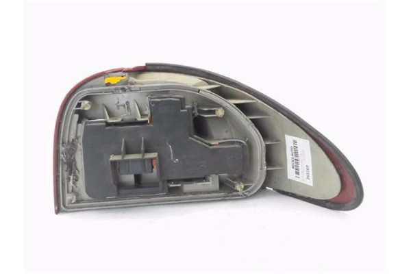 Recambio de piloto trasero izquierdo para ford mondeo fd berl./turnier 1.6 clx berlina referencia OEM IAM 93B613N004DB  