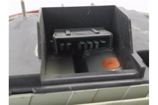 Recambio de piloto trasero izquierdo para ford mondeo fd berl./turnier 1.6 clx berlina referencia OEM IAM 93B613N004DB  