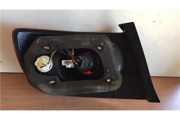Recambio de piloto trasero derecho para hyundai elantra (xd) 1.6 comfort (5-ptas.) referencia OEM IAM 924022D2  