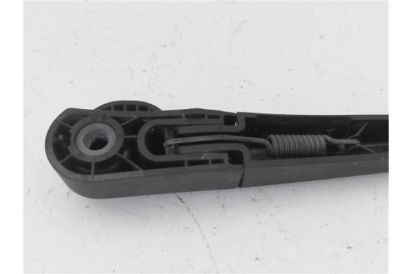 Recambio de brazo limpiaparabrisas trasero para citroen c4 picasso 1.6 hdi referencia OEM IAM 6429AS  
