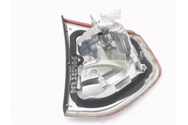 Recambio de piloto porton trasero derecho para citroen c4 picasso 1.6 hdi referencia OEM IAM 9653547677 6351CC 