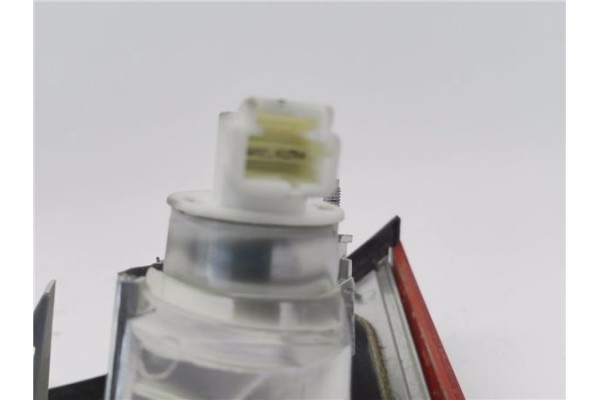 Recambio de piloto porton trasero derecho para citroen c4 picasso 1.6 hdi referencia OEM IAM 9653547677 6351CC 