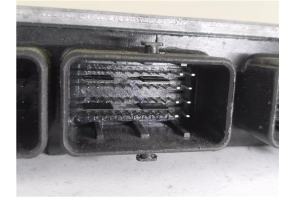 Recambio de centralita para dacia sandero i 1.5 dci referencia OEM IAM 8200911568 R0410B036D 