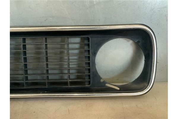 Recambio de rejilla paragolpes delantero para renault 4 lim./ kombi/ kasten 1.1 (1128, s128) referencia OEM IAM 7704002228  