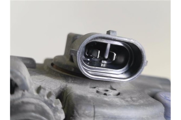 Recambio de faro antiniebla derecho para renault master iii combi 2.3 l1h1 3,0t referencia OEM IAM 8200002470  